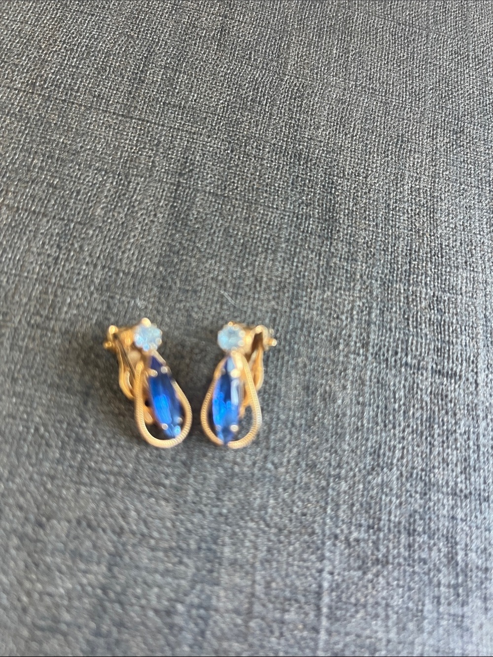 Vintage Gold-Tone Blue Teardrop Clip-On Earrings